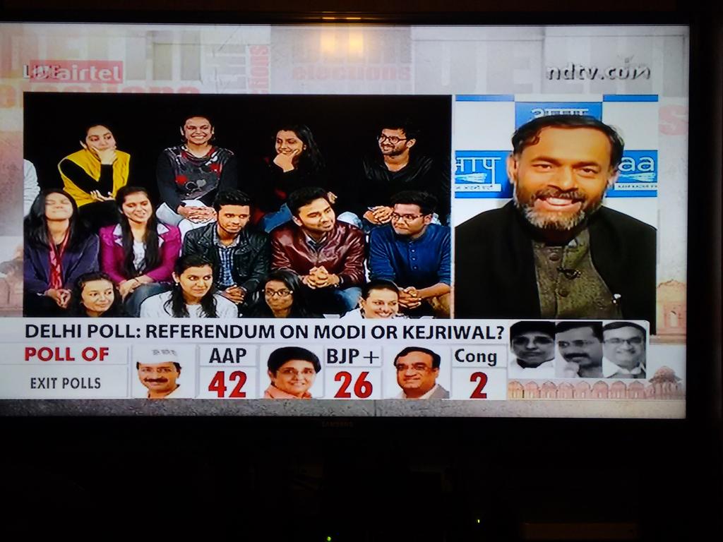 _YogendraYadav's tweet image. On @ndtv with @vikramchandra now