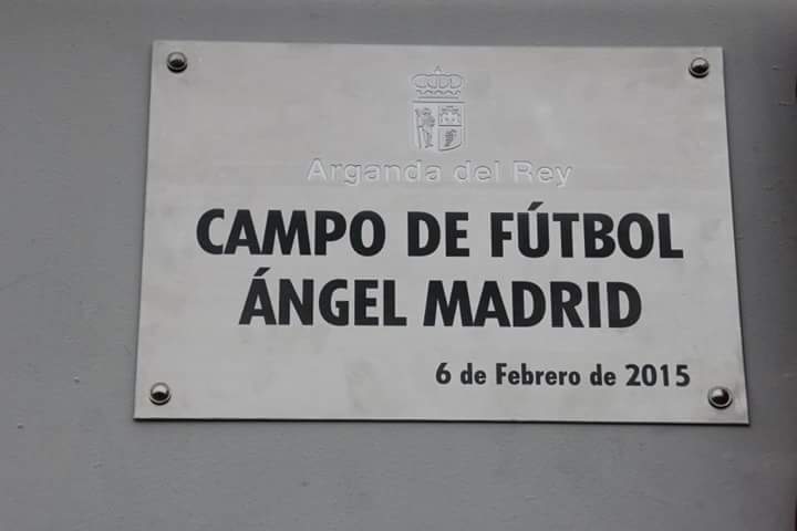 Arganda_Ayto's tweet photo. Inaugurado en la Ciudad del Fútbol de #Arganda el Campo de Fútbol Ángel Madrid http://t.co/ngtvW9SOAj http://t.co/um4EZJ1Xg0