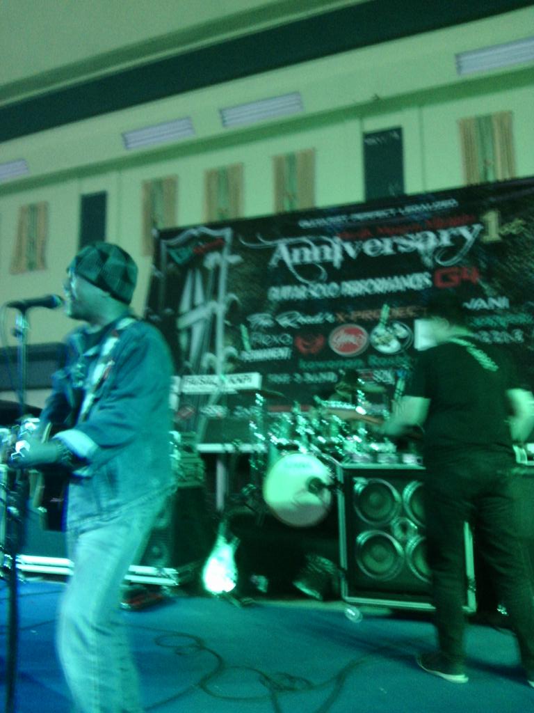 GPL_ID's tweet image. Tuh ada om kribo ikutan joged. Hha.. mana nih temen&quot; GPL yg lain. Lets Rock N Roll #Anniv1stGPL