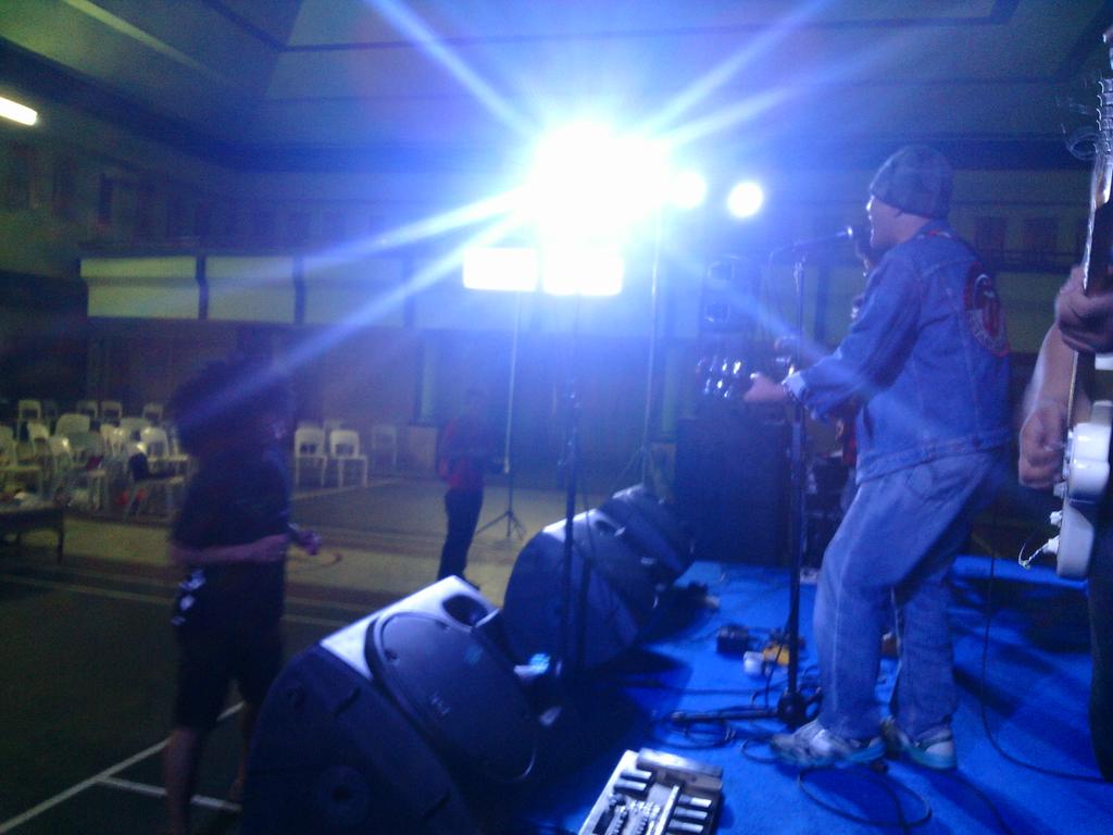 GPL_ID's tweet image. Tuh ada om kribo ikutan joged. Hha.. mana nih temen&quot; GPL yg lain. Lets Rock N Roll #Anniv1stGPL