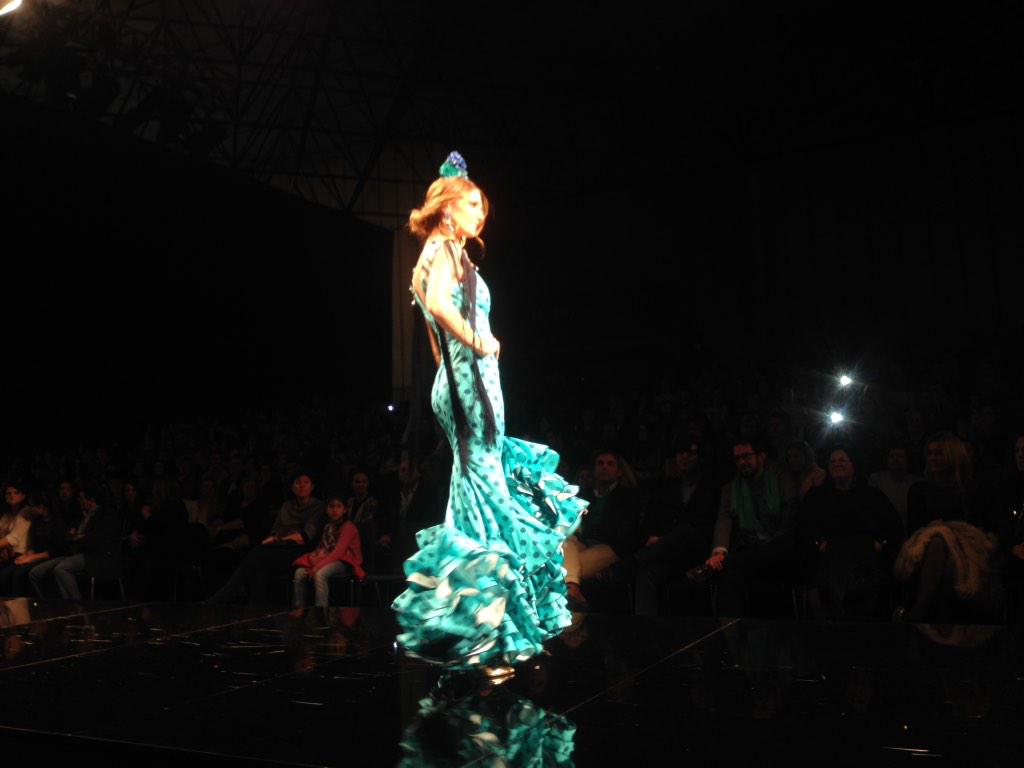simofsevilla's tweet photo. Conjuntos de pantalón con volantes en las mangas y por supuesto, las voluminosas faldas de @saradebenitez #simof2014 http://t.co/9UyXCV6gIk
