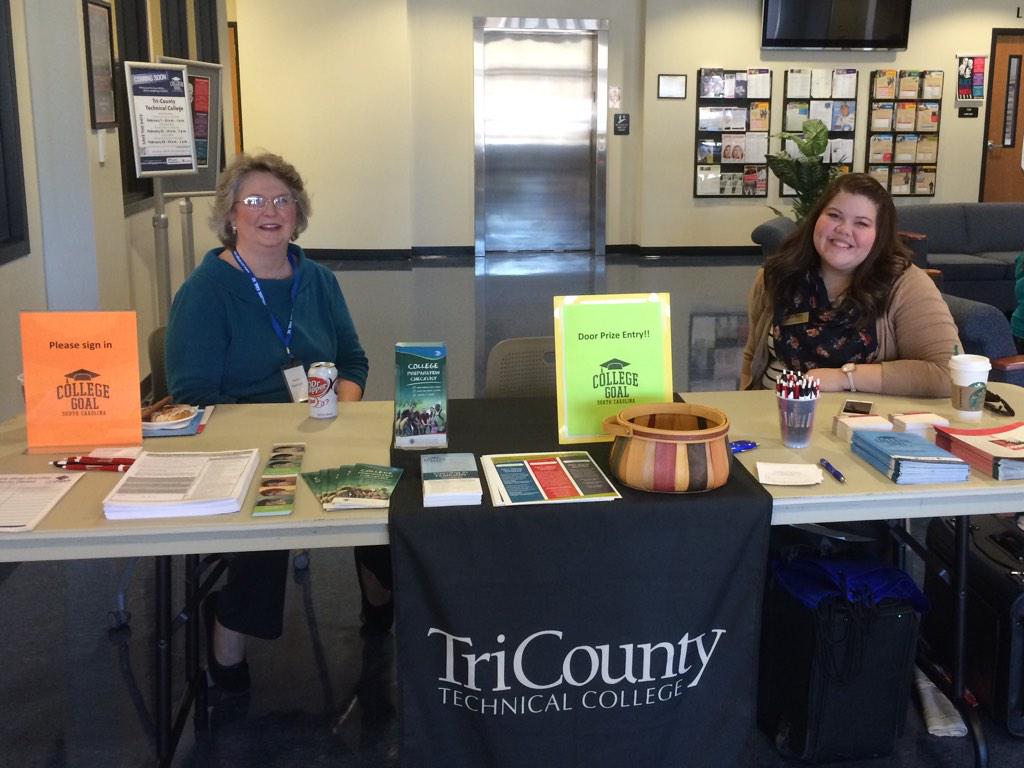 LifeWithChick's tweet image. College Goal @ TCTC Anderson Campus. #fafsa @AuntFae @FAFSA @SCCANGO @getschooled @TCTCedu