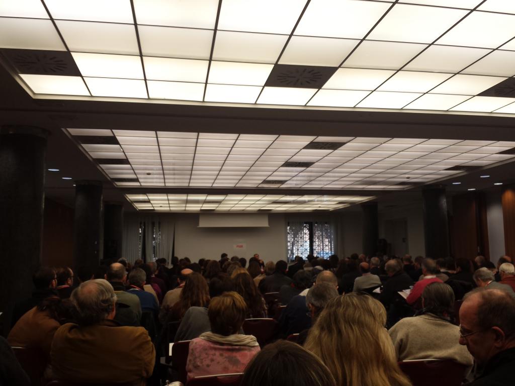 PSOEPalma's tweet photo. Hay que afrontar crisis económica con rearme ideológico @llorenspou @psibpsoe @vturmarti  @CP_PSIB2015  #canvisegur http://t.co/W3vMyeBUTf
