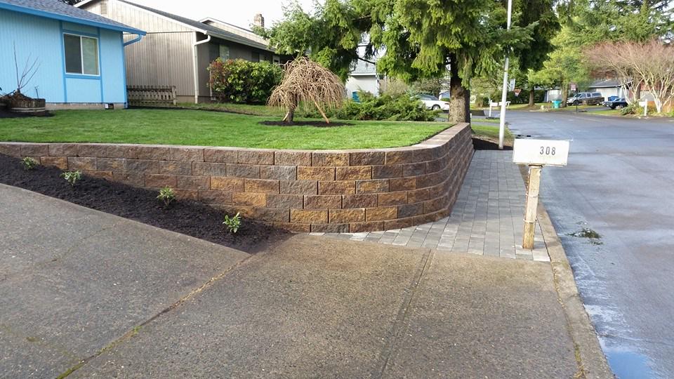 woodylandscapes's tweet photo. Just finished this #frontyardlandscaping including #retainingwall, #paverpath #soil and #sodlawn in #VancouverWA http://t.co/g7q8NJWEU8