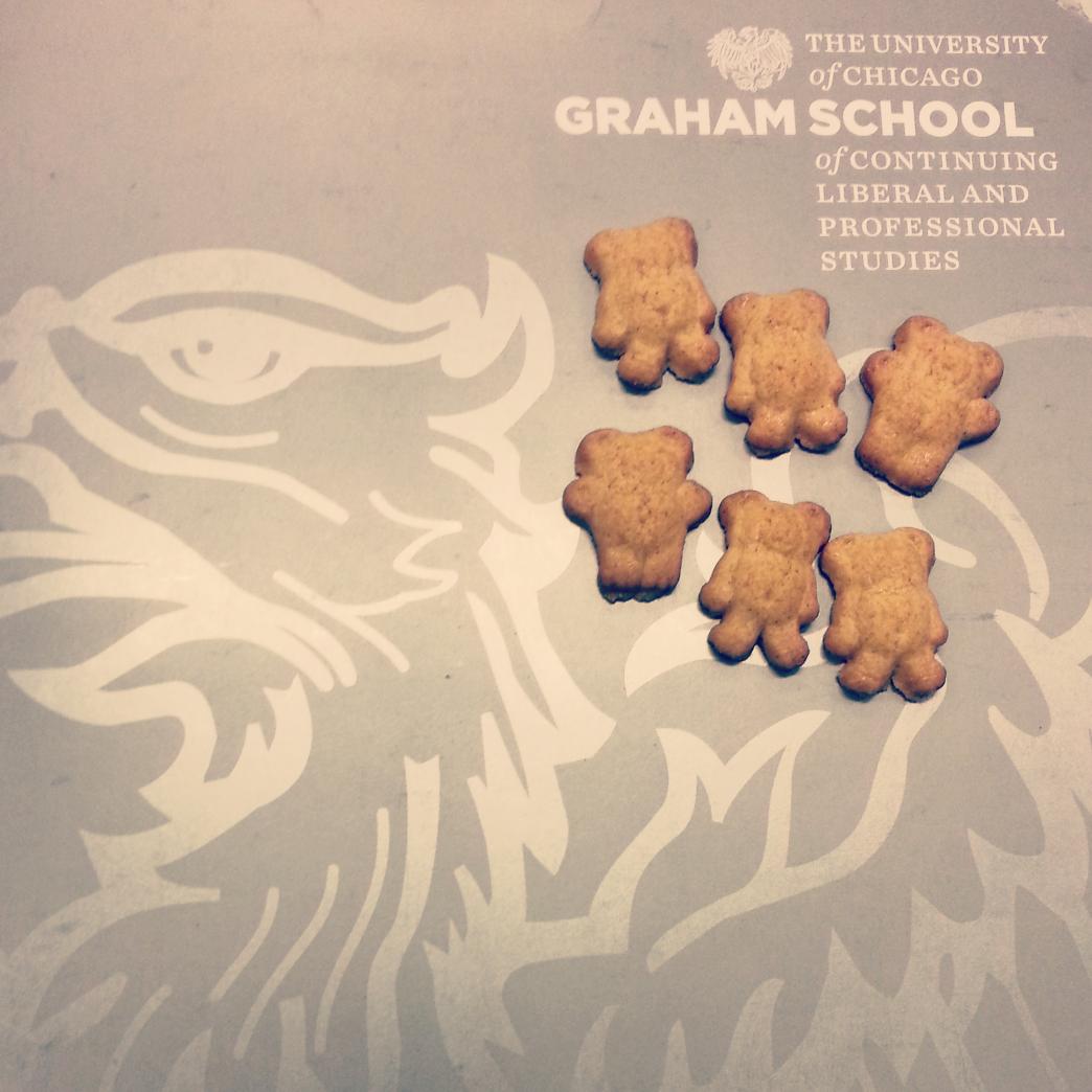 dili9689's tweet photo. Playing with food or prepping for a social media experiment? Stay tuned at noon for more! #socialgraham #firsttweet http://t.co/kF6975LjCS
