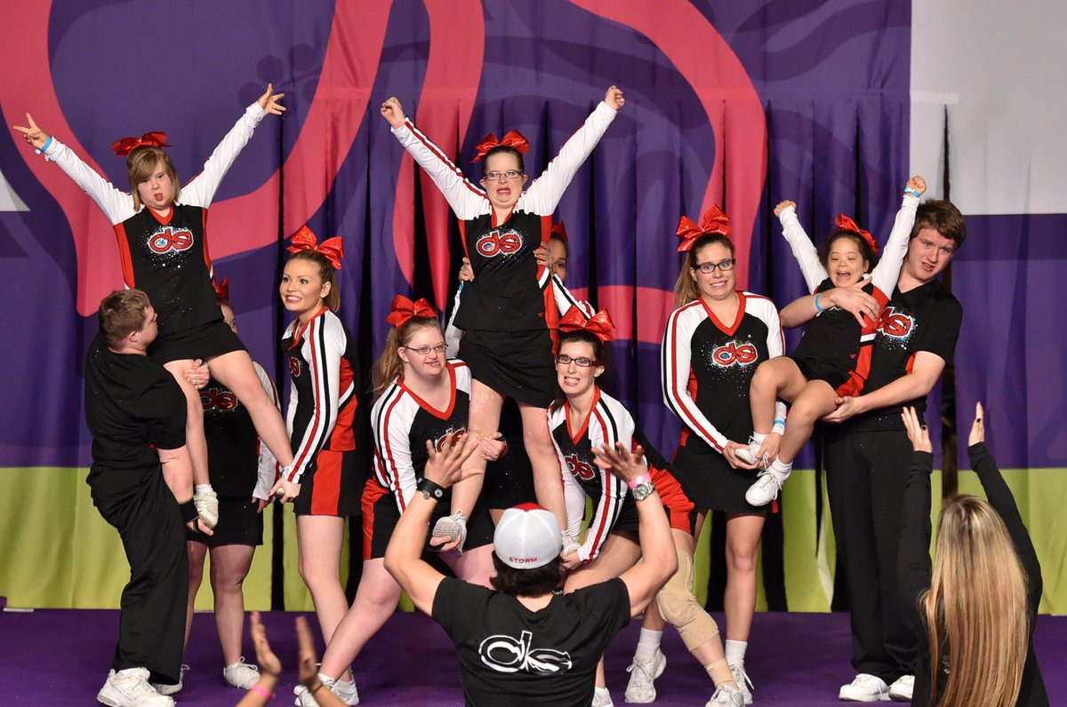 rtproductions's tweet photo. @DSE_Cheer  Making their own Lightning!  #ALOHAPhoenix You had the Crowd &amp; Judges on their feet! http://t.co/XSDhPojy1q