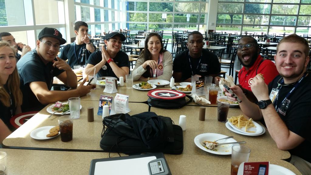 FITFRAS's tweet photo. Lunch time @2015FRAS http://t.co/dYIO0A3Upi