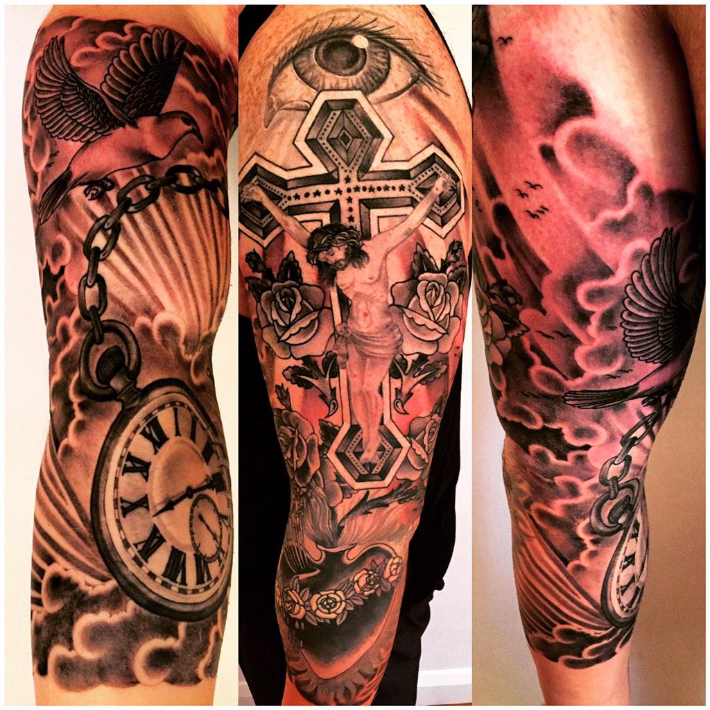 Thanks for the great work <a href="/SwanseaTattooCo/">SwanseaTattooCompanyCLOSED</a> !! Over the moon with my sleeve by Lee Hadfield !! 💉👌👍