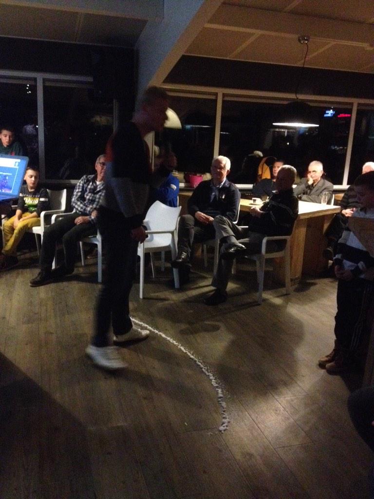 Spray in de kantine. Omdat het kan.