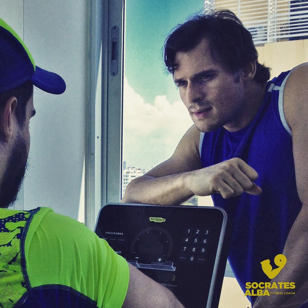 LuisDomNovias's tweet photo. Porque los sábados? Eh @SocratesAlba porqueeee? "Pues porque un buen Coach no tiene día no hora " http://t.co/BjDXctLh1Z