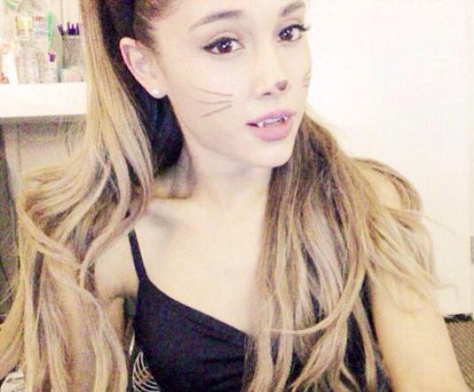 HttpKittvn's tweet image. 😺♡→♥