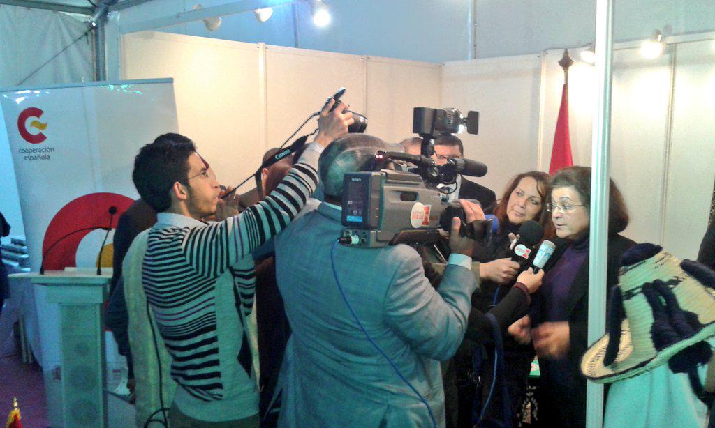 EmbEspanaRabat's tweet photo. "@VOrtCam: Firma del proyecto de apoyo a Estrategia Economía Social @CooperacionESP @AECID_es en Marruecos http://t.co/an6SuOEW9u"