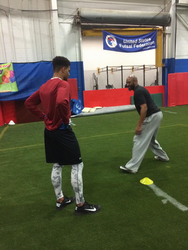 Bmartinsports's tweet photo. @minkfitz_21 @Bmartinsports @GoParabolic - GREAT WORK TODAY MINKA...KEEP IT UP #COACHBEASLEY #B http://t.co/iaPYF8HFD7