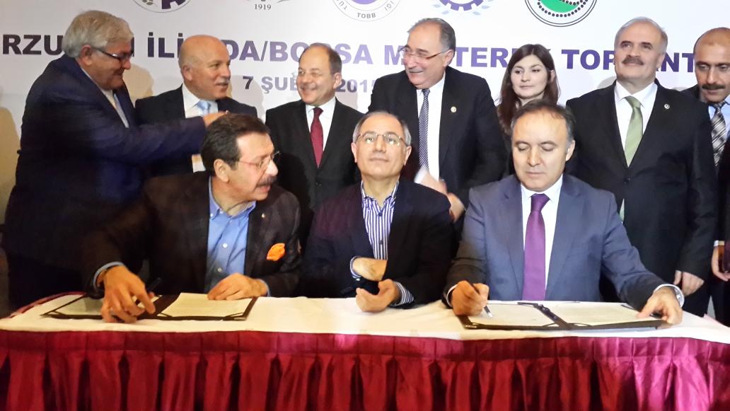 ErzurumValiligi's tweet photo. TOBBun yaptiracaği Pasinler Efkan Ala İmam hatip ortaokul yapım imza töreni @efkanala @a_altiparmak @RHisarciklioglu http://t.co/eyO4K3ehej