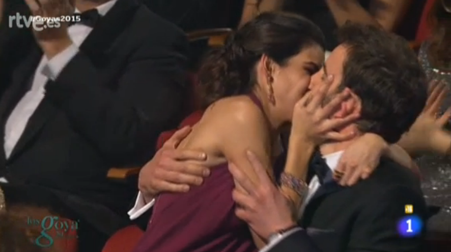 jatirado's tweet photo. “EL BESO DE LA NOCHE #Goya2015 http://t.co/btVQwvW8Ob”