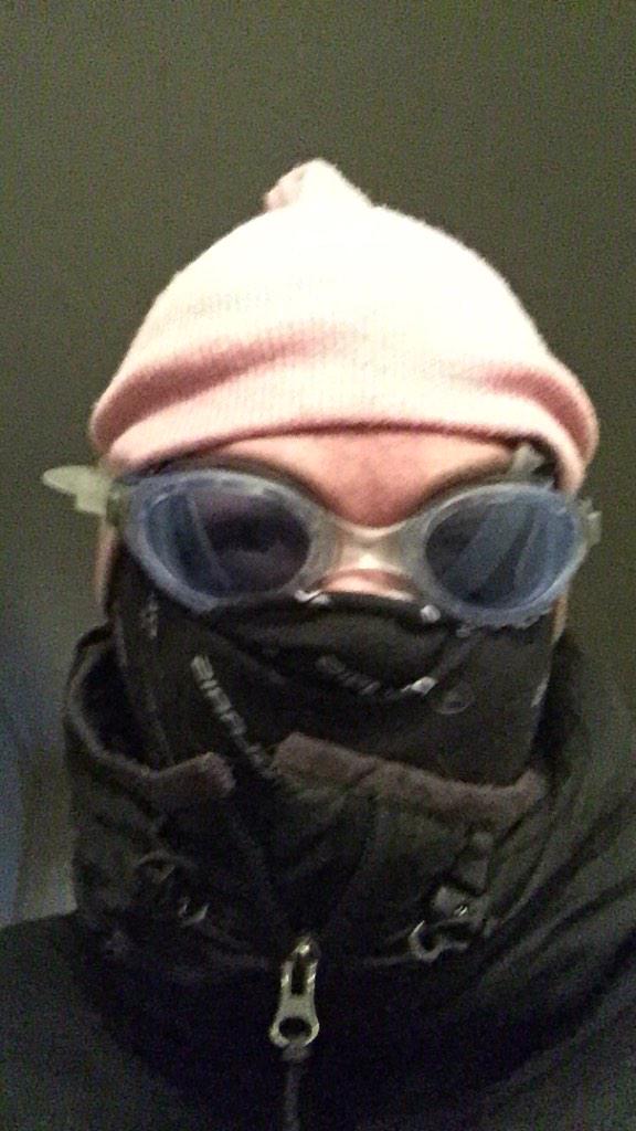 Sebbepettersen's tweet photo. Nรคr stormen "norrmannen Ove" intar i ett kallt kiruna. #hitmelike http://t.co/VoCH3ruiI1