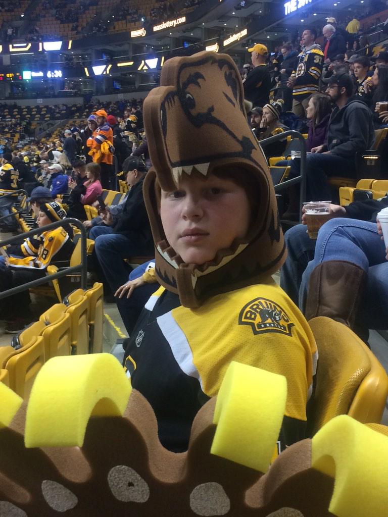 KimShur's tweet photo. @NHLBruins Bruins game with the birthday boy! http://t.co/MPsOL1S8ue