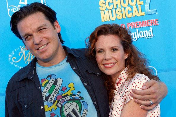 I wanna wish a happy 43rd birthday 2 Robyn Lively I hope she has a great day with her hubby & their children 