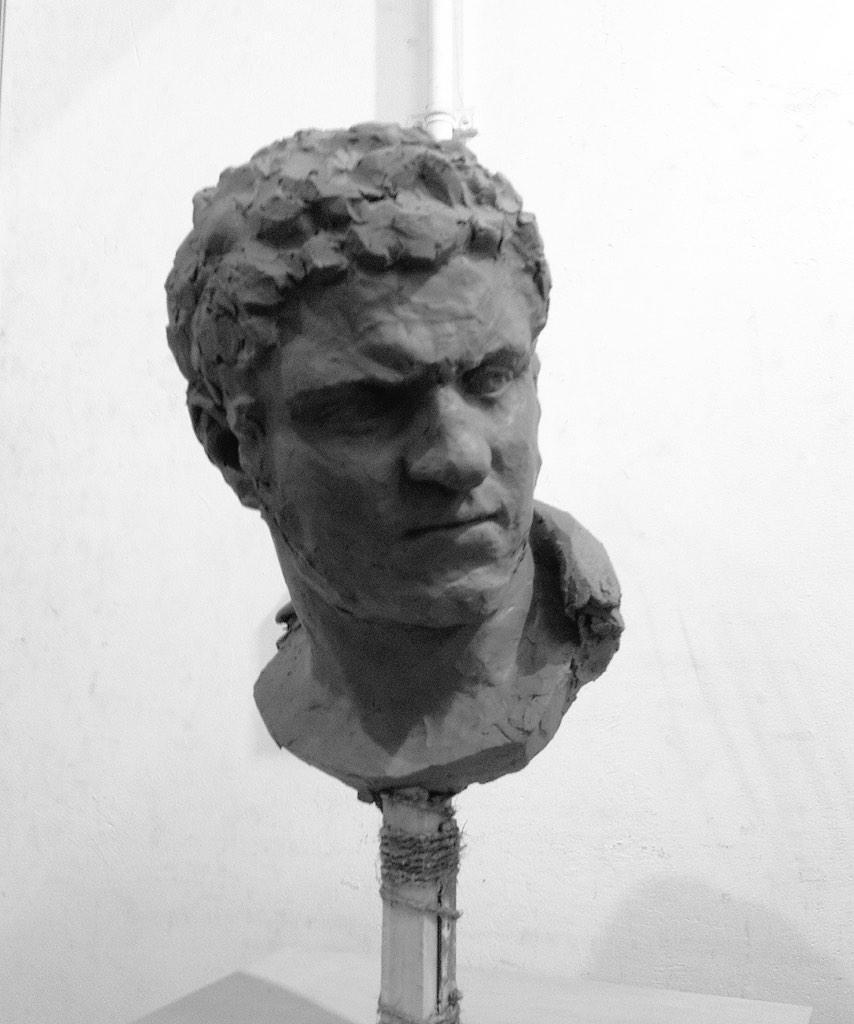 御茶の水美術学院 講師の川口です 今日お茶美に来たら 先週の水木金の自画像が貼り出してありました 途中講評は参加しましたが 完成度がさらに上がりましたねー 面白い作品は他にもたくさんありました いけてます 水木金 Http T Co 3w15n4j9ej