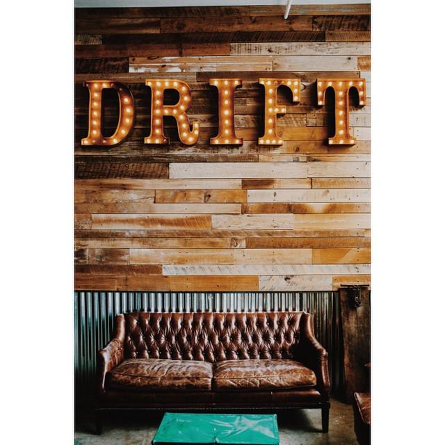 bethanymichaela's tweet photo. Absolutely loved the vibe at @driftstudionyc today: Folk music, fresh coffee, snow falling… http://t.co/62tZMs1xb6 http://t.co/yrTJnWis9m