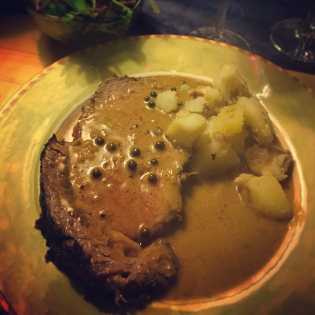 emywhoo's tweet photo. Futter (: #papaistderbeste http://t.co/RnfZYkRo33