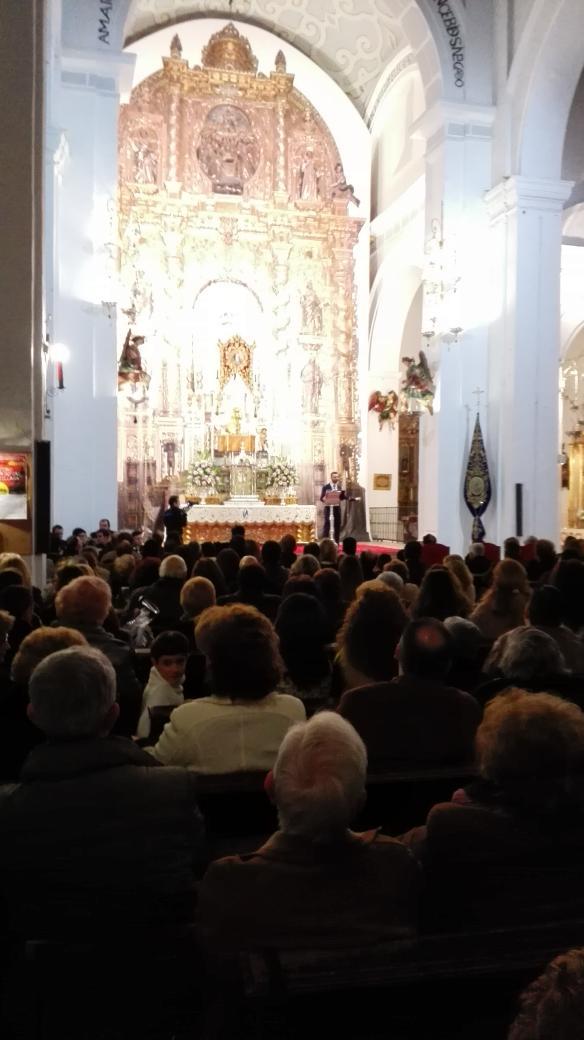 cantillana_viva's tweet photo. Numeroso público en la Exaltación del 175 Aniversario de la llegada de Ntra Sra de la Asunción. Foto: @Asuncioncris15 http://t.co/2wOFph3yXn