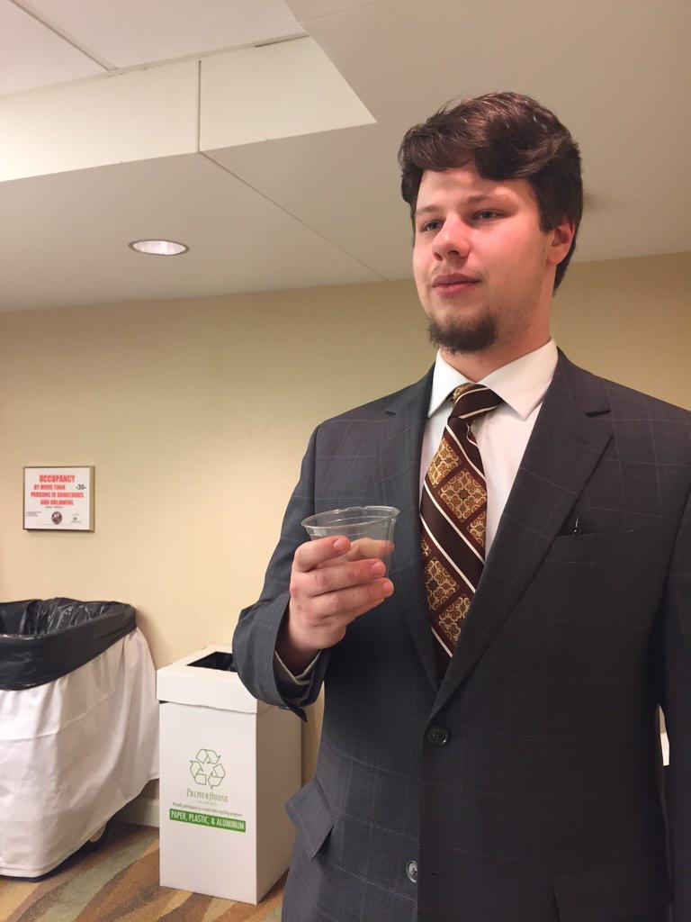 AlJazeera_2014's tweet photo. Put the national guard on the farms #farmy @MUNUC @LucasZeidner http://t.co/7edoizcqvo