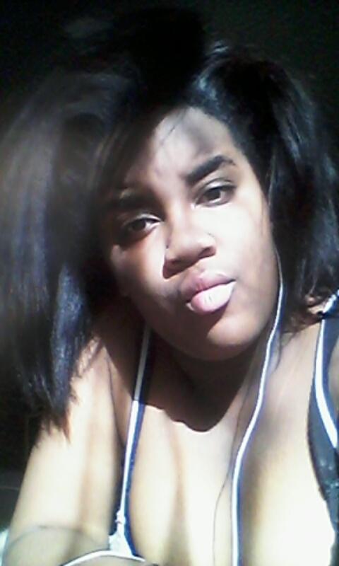 Kiayaaaaaaaaaa_'s tweet photo. "@SexiestFaces: Quote this with a selfie you took today 😜 Follow whoever favorites #SexiestFaces #AviContest 😜📷 ✥" 😝😂 http://t.co/2G4LBpovhJ