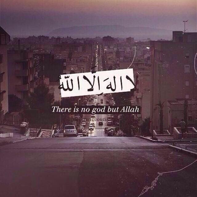 kwtalraya's tweet photo. وفي زحمة الحياة وكثرة العابرين 
 تنفس ! وقُل " لا إله إلا الله " 
 فما ضاقَ قلبٌّ بِالله تعلقا .. http://t.co/VouRRCBgVi