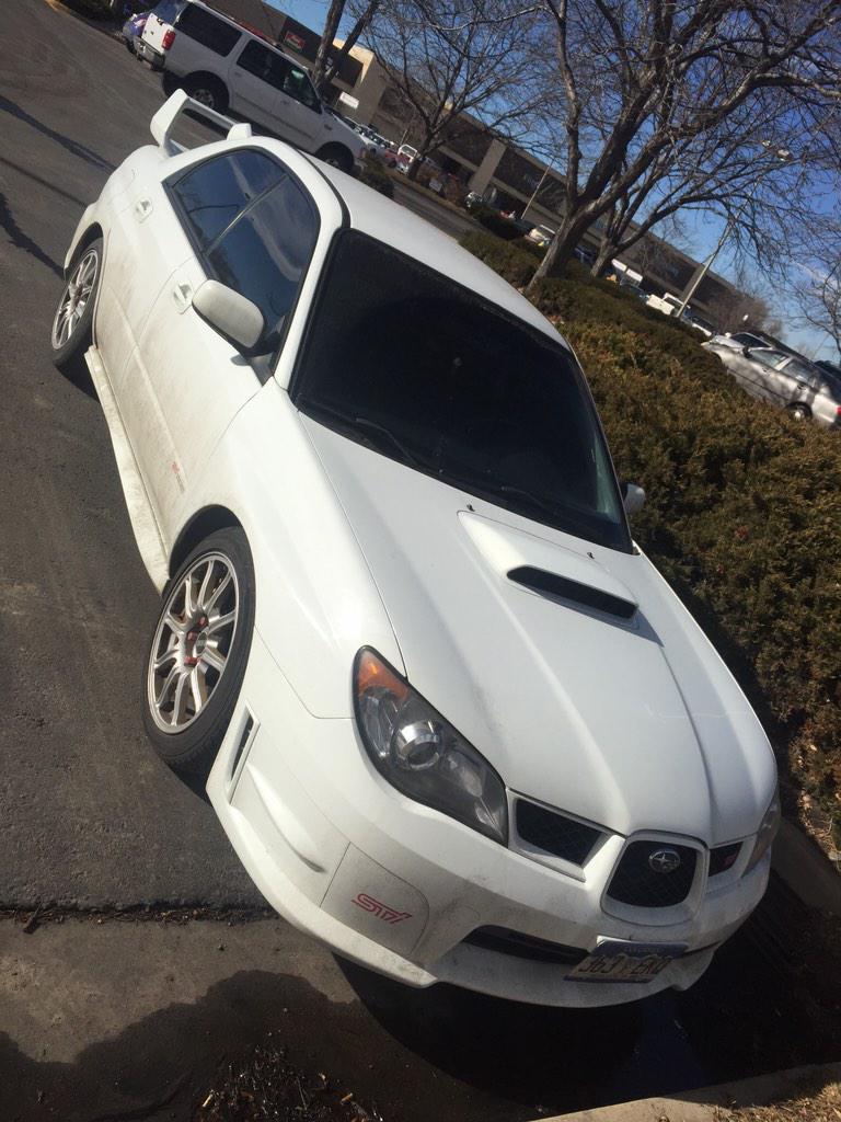 RyanHolbrook4's tweet photo. For all those car-fans  😁😝💎💎 #FOLLOW  #CaraConYapa #carporn #FanBase ❤️😭 http://t.co/JhBQzG32zi