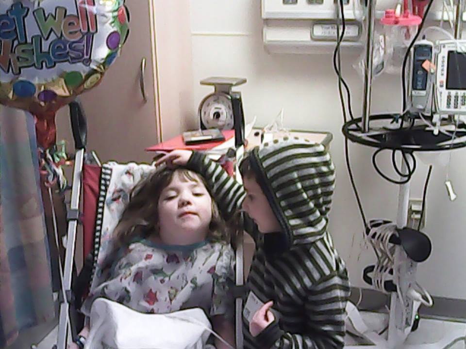 HelpJessicaWalk's tweet image. George the nurse looks after his big sister! #SDR #stlouischildrenshospital