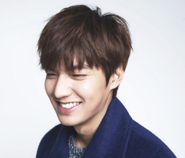 soompi's tweet image. Actor #LeeMinHo Discusses Fans from Different Countries + His Favorite Song to Sing soompi.com/2015/02/07/lee…