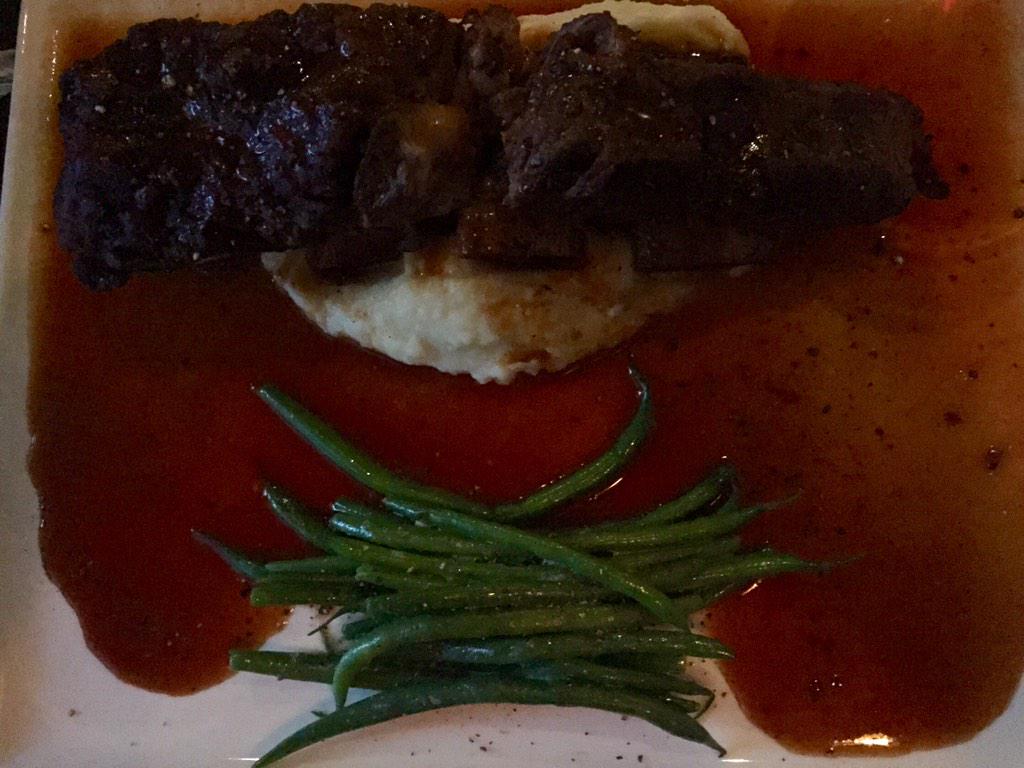 maybe beefshortrib <a href="/DaysOnFront/">Days On Front</a> &amp; <a href="/CaveSpring/">Cave Spring Vineyard</a> #Pinot #fridaynightdinners #ygkfood #cdnwine