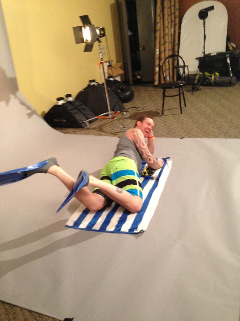 OlliesPoolParty's tweet photo. Merman Guitar God M #SoGlamorous http://t.co/C9zo6SHiGk