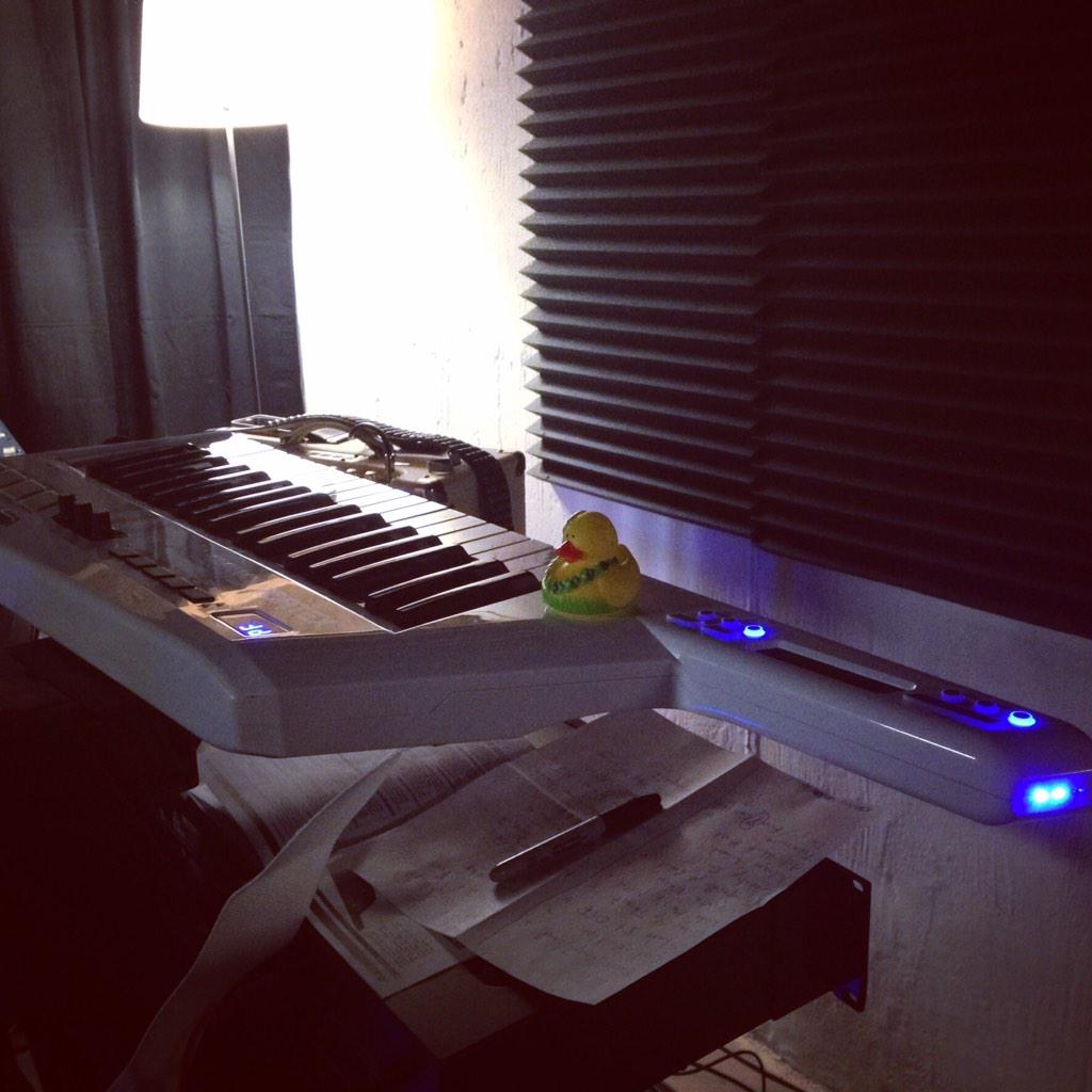 OlliesPoolParty's tweet photo. #KeytarIsHappening http://t.co/GEhdmcTGYp