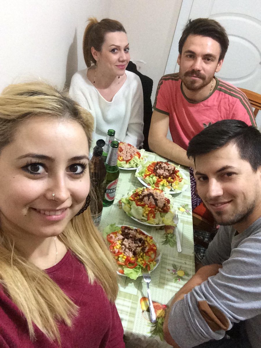 balkan409's tweet photo. Salata partisi 😃😃😃😃😃❤️❤️❤️❤️❤️❤️😍😍😍😍🍻🍻🍻🍻🍻🍻🍻🍻🍻💣💣💣💣💣 https://t.co/Kqyi4KdRt4 http://t.co/XQfmcohXDN