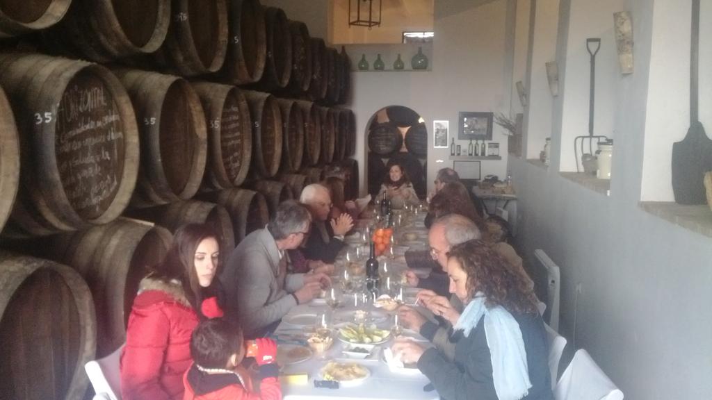 Tercera parara, a Lagar Blanco, <a href="/LagaresSierra/">Ruta de Lagares de la Sierra de Montilla</a> , viña, bodegas, potaje bodeguero... De lujo!!!