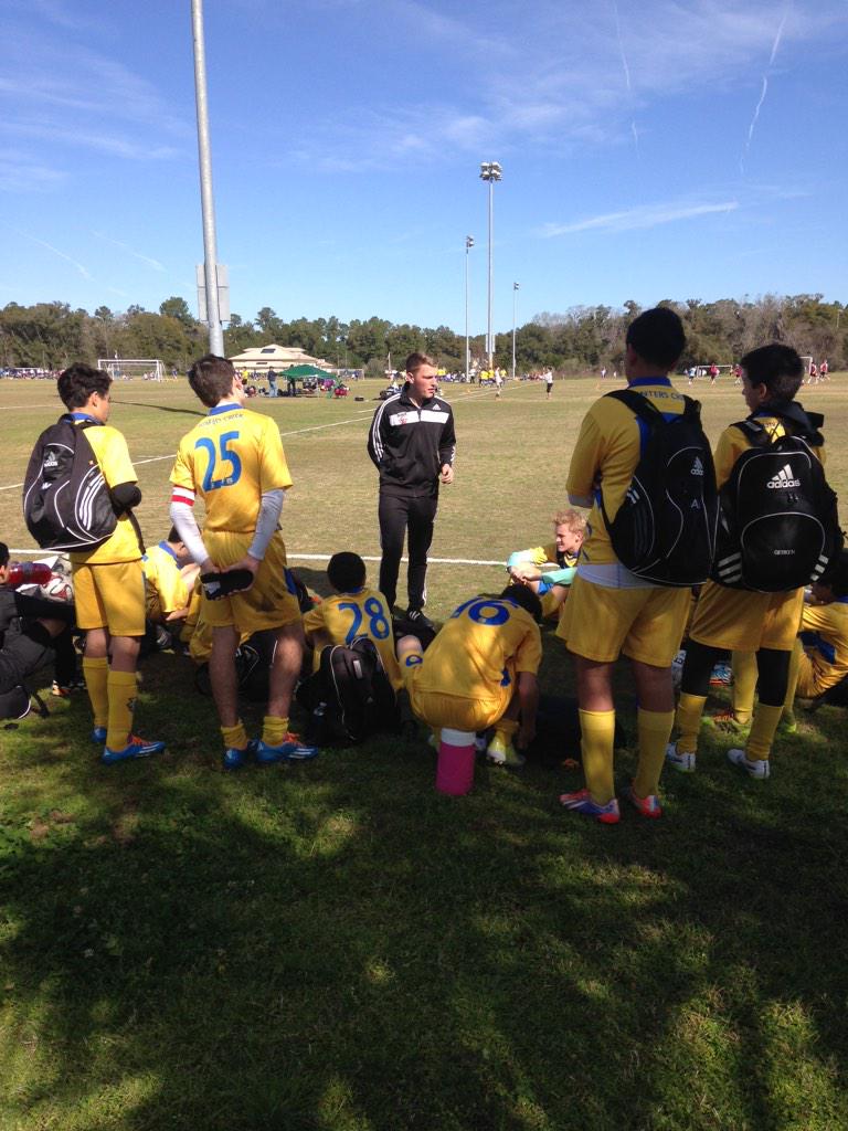 HuntersCreek_SC's tweet photo. Coach Malcolm giving a post match team talk after the U14 boys winning 6-0 then 5-0! #regioncup #GOHC #cleansheet http://t.co/xHbLRVfcl0