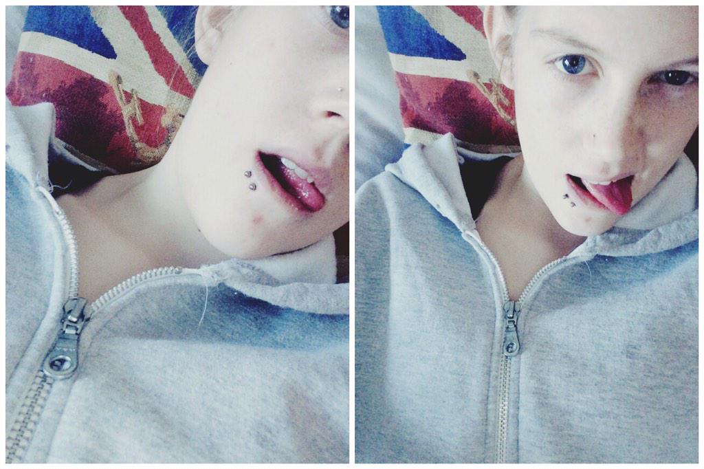 skyejademack's tweet photo. Got my Bottom lip pierced yesterday #piercings #loveit #littlehurt http://t.co/tuwOT8vbpg