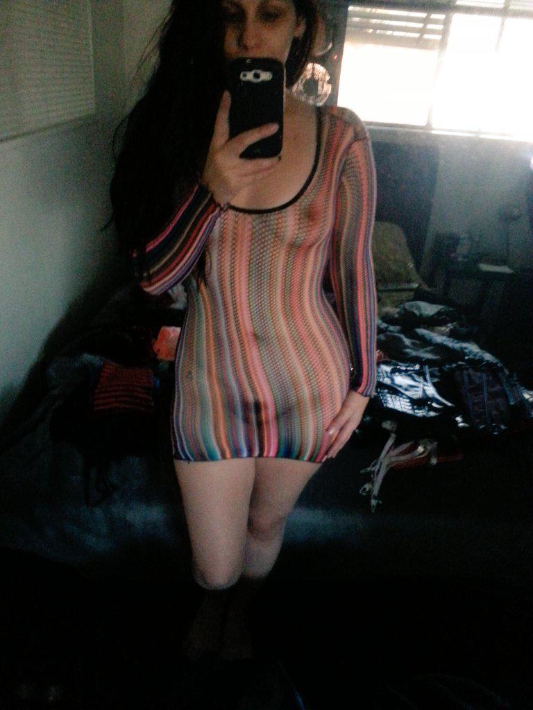poccaxx75's tweet photo. #FF @MissVioletRose #Sexysaturday 💋 http://t.co/8thGlatPCG