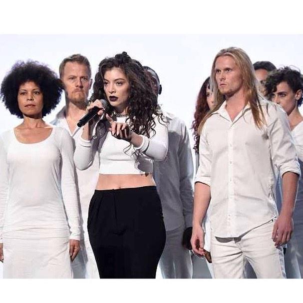 TwerkForLorde's tweet photo. #tbt 💆 http://t.co/9lCPUeookC