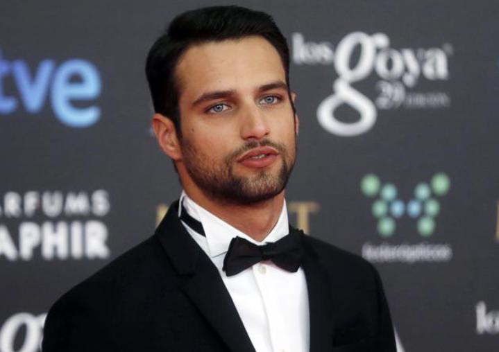 Carla_alonso12's tweet photo. Este hombre... Es un orgasmo de hombre http://t.co/7WnN47oPHf