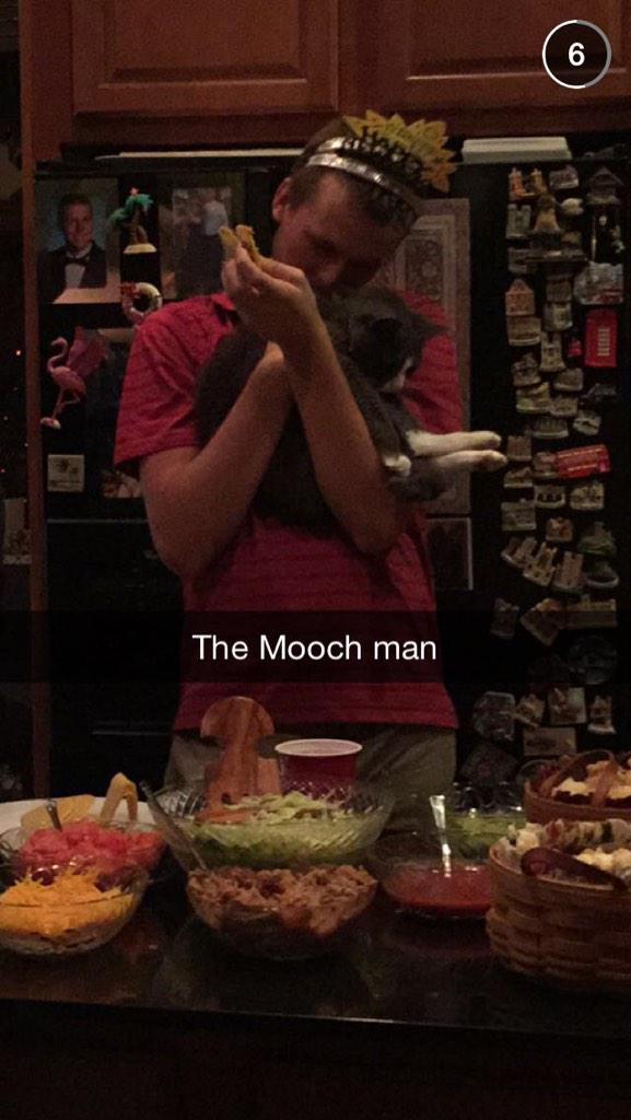MoochSnapchats's tweet photo. "You should let me love you" http://t.co/VnBx4ZoUpI
