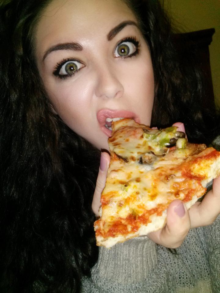 MeggieStrange's tweet image. Pizzaaaa 💕