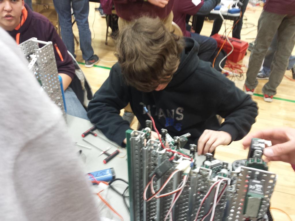 rstribley's tweet photo. #plsRobotics #370a out in quarter finals. #370b out in semifinals. Good showing at the Benson event today. http://t.co/FMb0AKuxtD