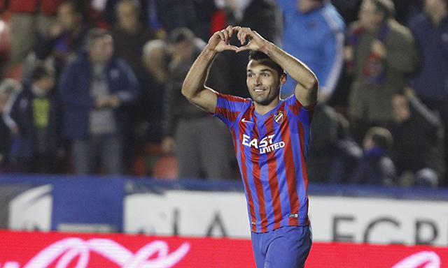 LevanteUD's tweet photo. Del hat-trick de Riganó al de @barral23 http://t.co/NZu8OHcZIc http://t.co/mkmYpGpMlf