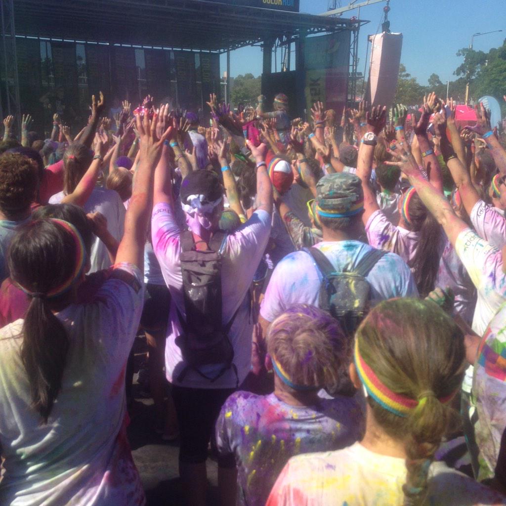 amymills's tweet photo. Great way to spend a Sunday - fundraising for @StarlightOnline #TheSwisseColorRun #Happiest5k http://t.co/fCDiH6bATl