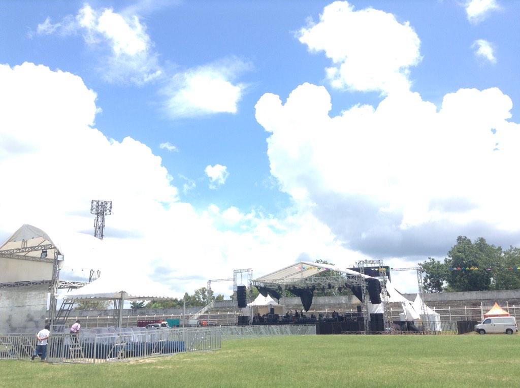 Panggung aja udah siap nih. Kamu udah siap belum buat nonton live <a href="/sheilaon7/">Sheila On 7</a>  ??? :D