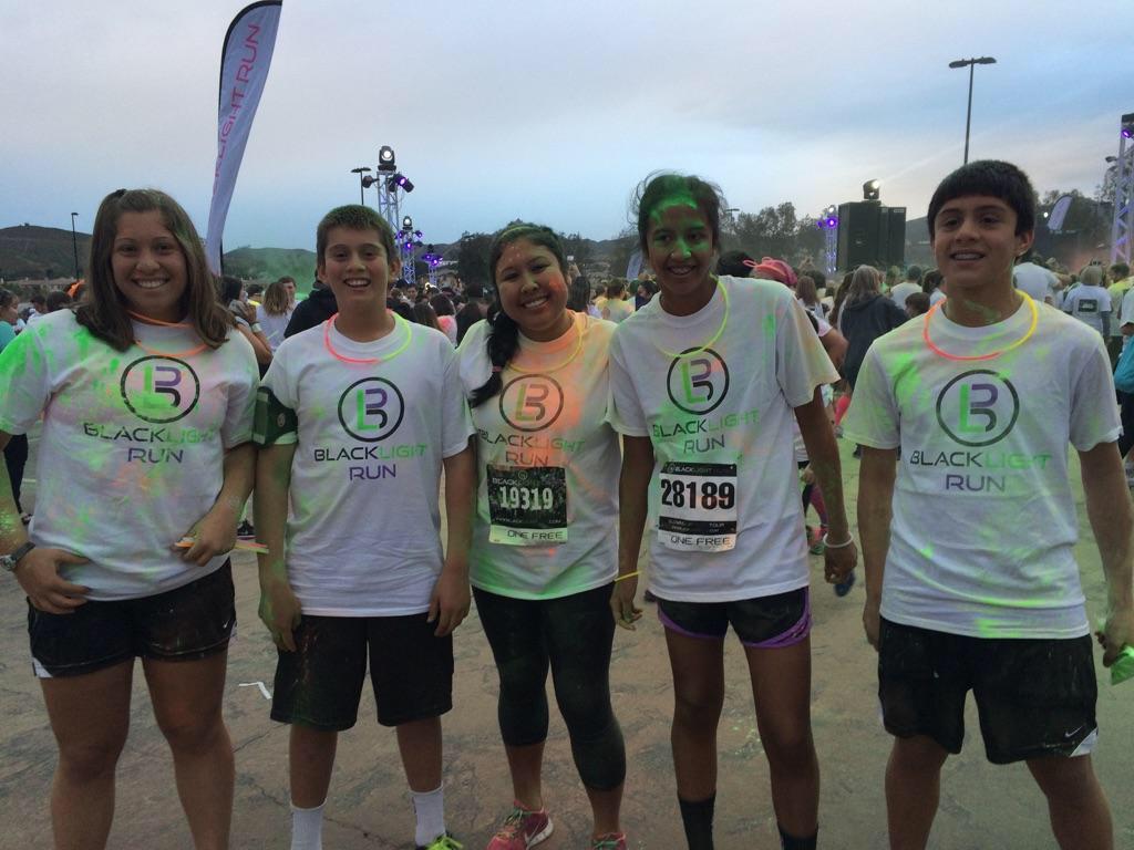 __sreagan's tweet photo. #GlowLightRun 😍🏃 http://t.co/8IXWvobigt