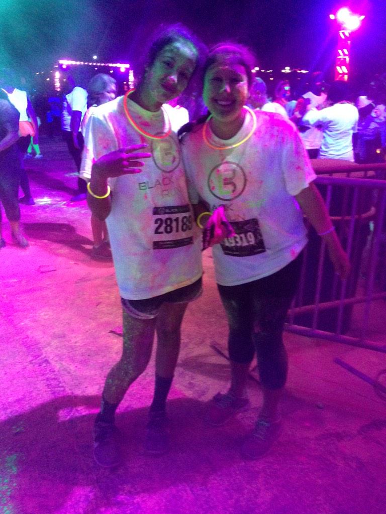 __sreagan's tweet photo. #GlowLightRun 😍🏃 http://t.co/8IXWvobigt